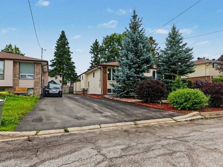 Property Photo:  643 Robarts Avenue  ON P1B 7E5 