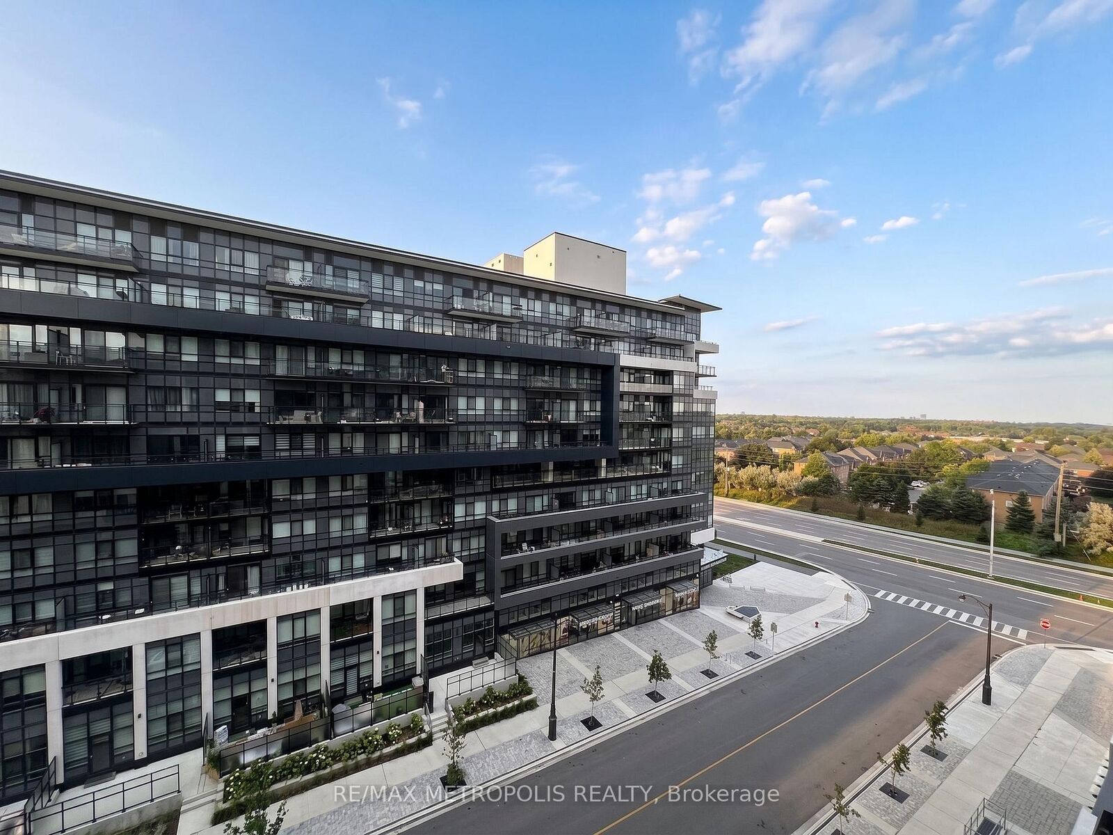 Property Photo:  405 Dundas Street W 714  ON L6M 5P9 