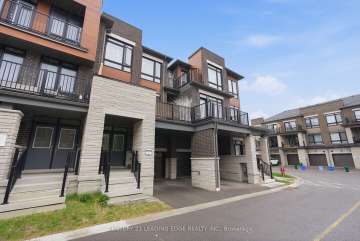 Photo de la propriété:  12 Coppini Lane  ON L1S 0G9 