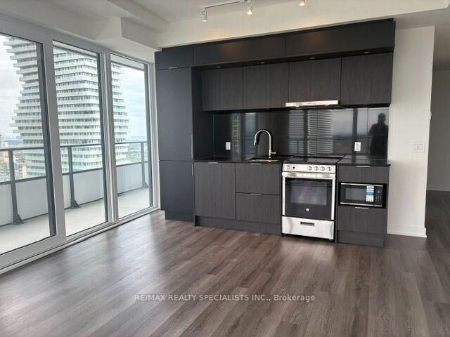 Property Photo:  448 Burnhamthorpe Road 2605  ON L5B 0R4 