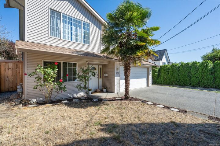 Property Photo:  632 Howard Ave  BC V9R 3S7 