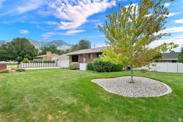 Property Photo: 425 E 2175 N UT 84414