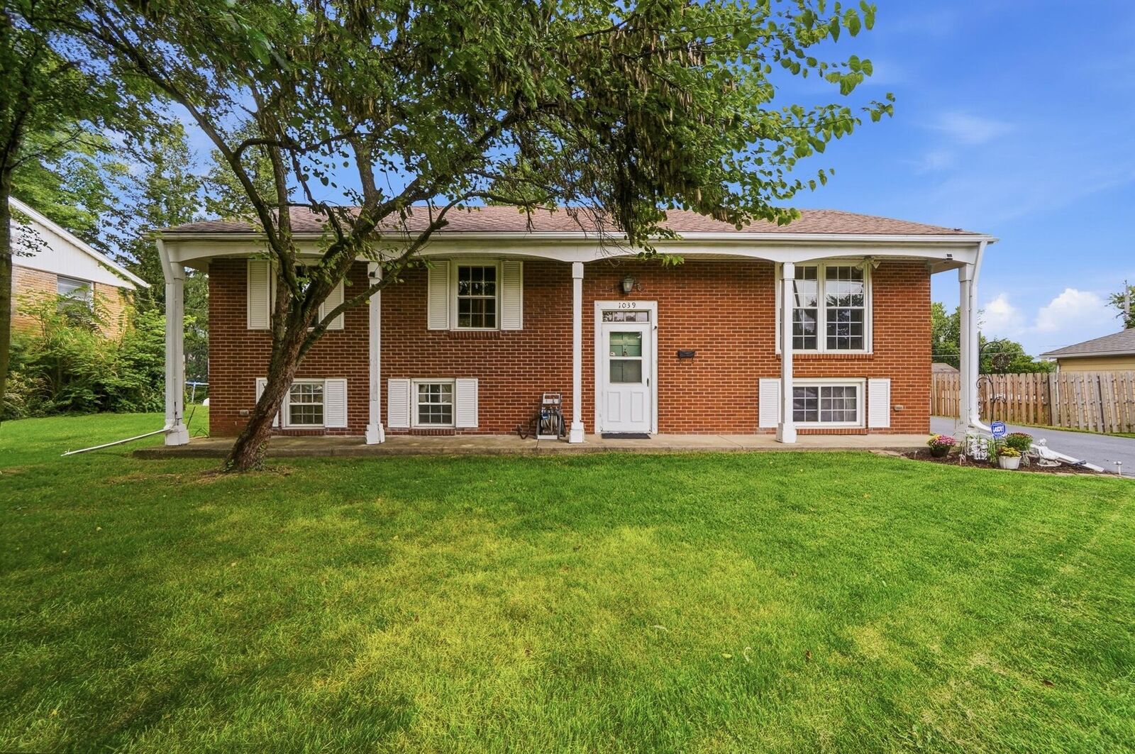 Property Photo:  1039 E National Road  OH 45377 