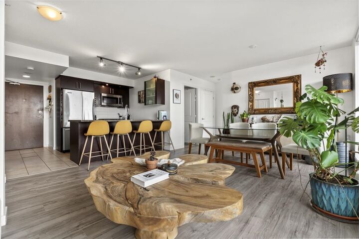 Property Photo:  1650 W 7th Avenue 1003  BC V6J 5N1 