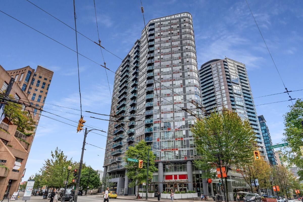 Property Photo:  788 Hamilton Street 1805  BC V6B 0E9 