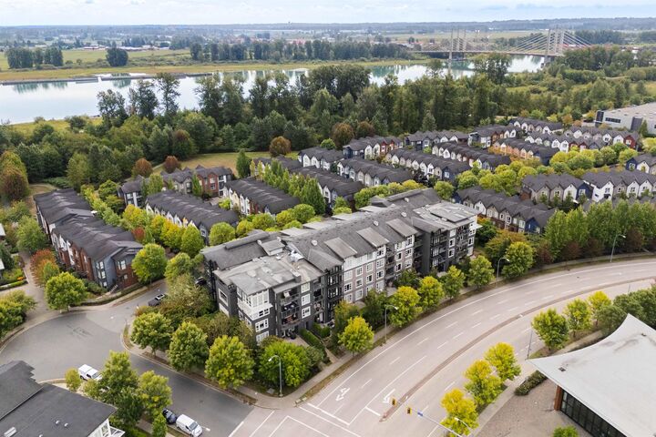 Property Photo:  550 Seaborne Place 211  BC V3B 0L3 