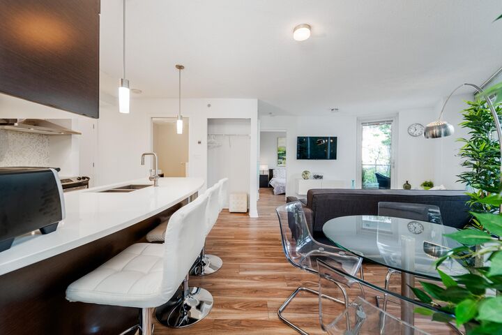 Property Photo:  689 Abbott Street 301  BC V6B 0J2 
