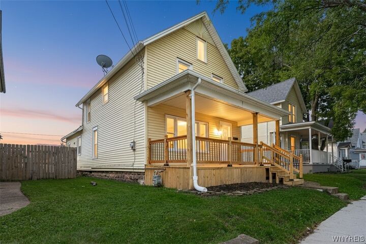 Property Photo:  283 Miller Street  NY 14120 