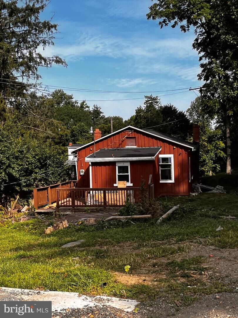 Property Photo: 409 Church Road PA 19540