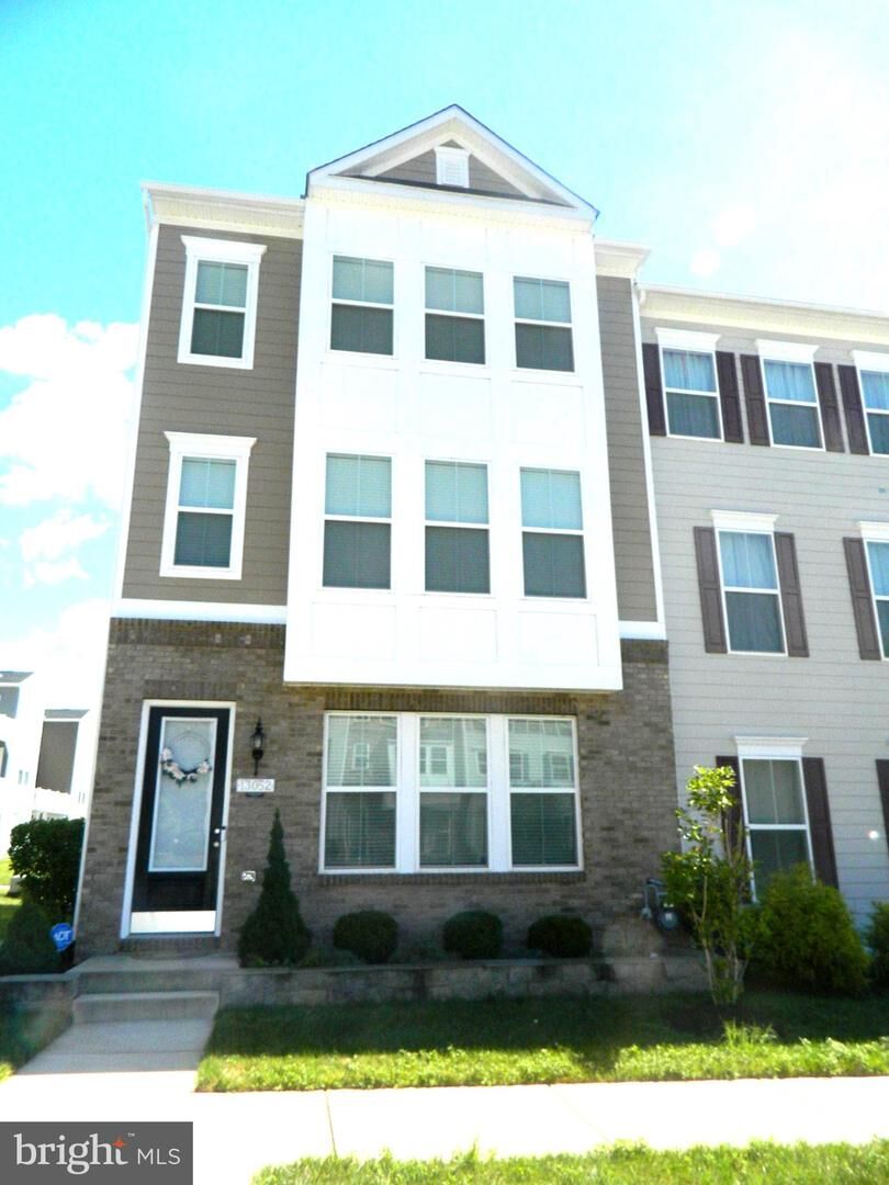 Property Photo: 13052 Jessica Grove Place VA 22192