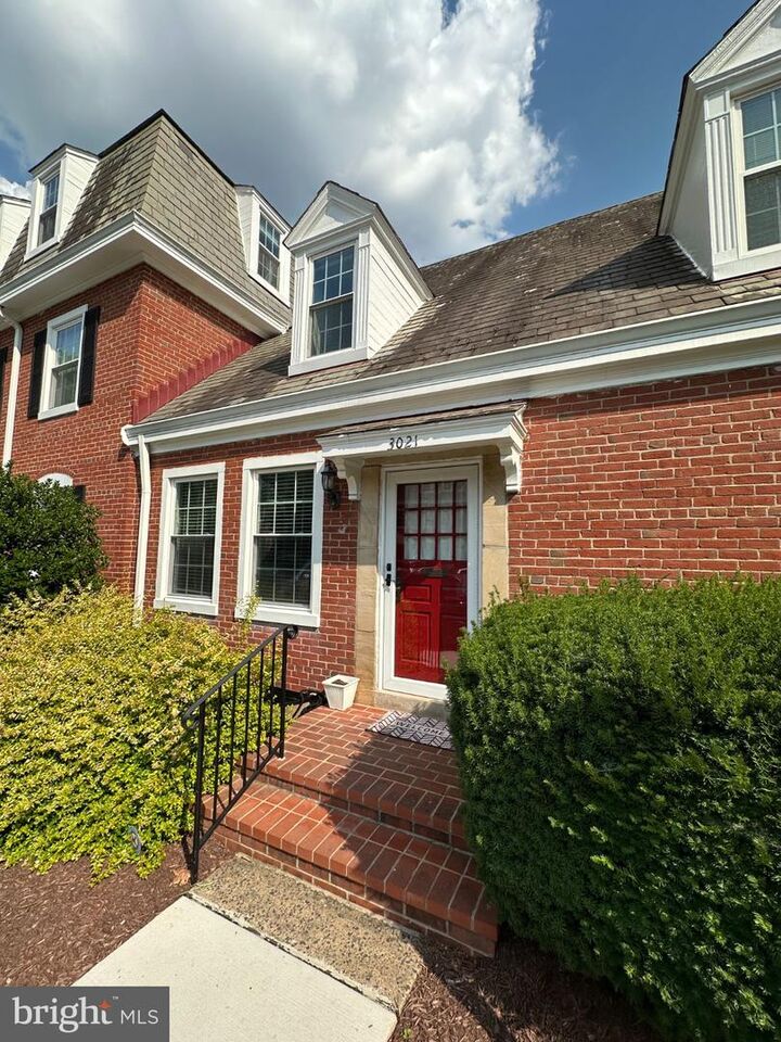 Property Photo:  3021 S Buchanan Street  VA 22206 