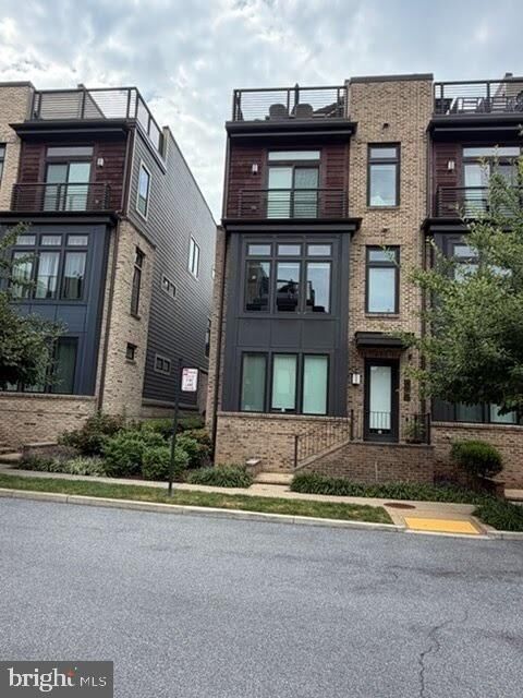 Property Photo: 170 Winsome Circle MD 20814