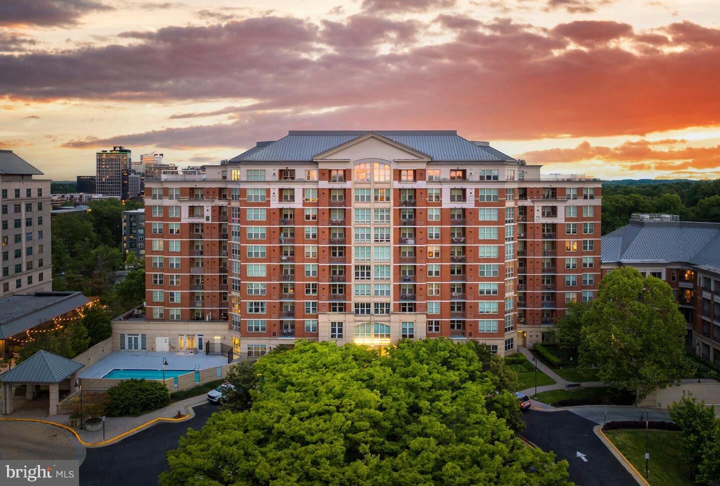 Property Photo:  11760 Sunrise Valley Drive 813  VA 20191 