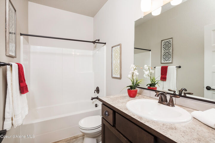 Property Photo:  1202 E Walton Ct  ID 83854 