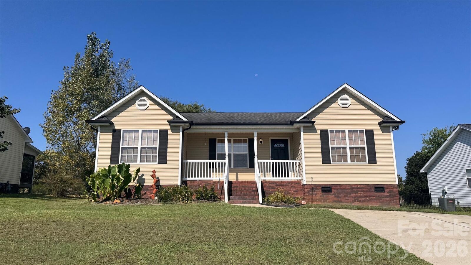Property Photo:  4610 Tyne Castle Court  NC 28025 