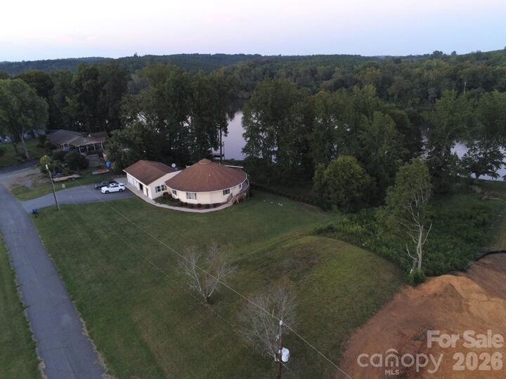 Property Photo: 6034 Lookout Heights Drive NC 28610