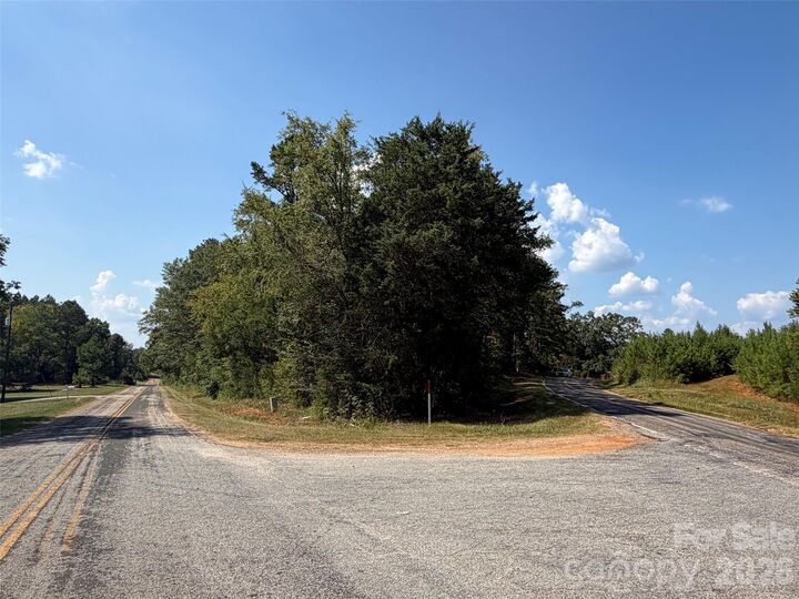 Property Photo:  2806 Quinn Road  SC 29706 