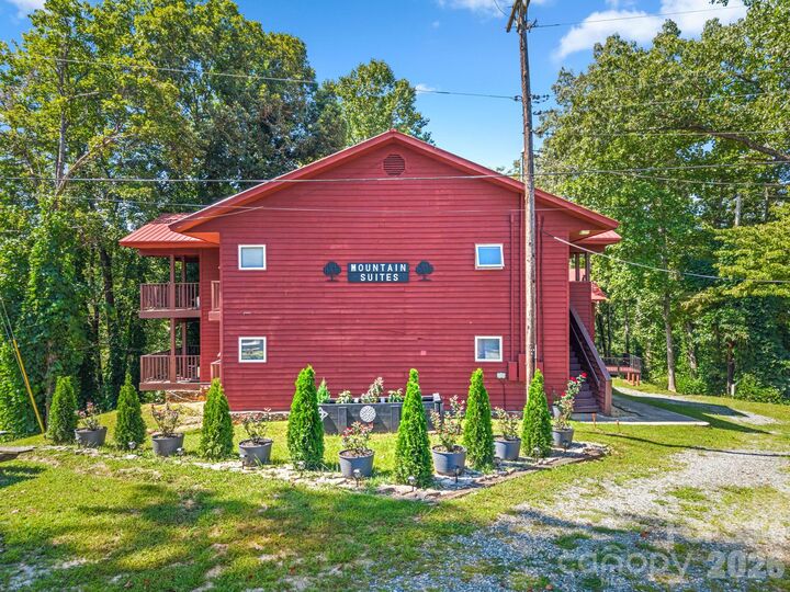 Property Photo:  55 Observation Point Road  NC 28713 