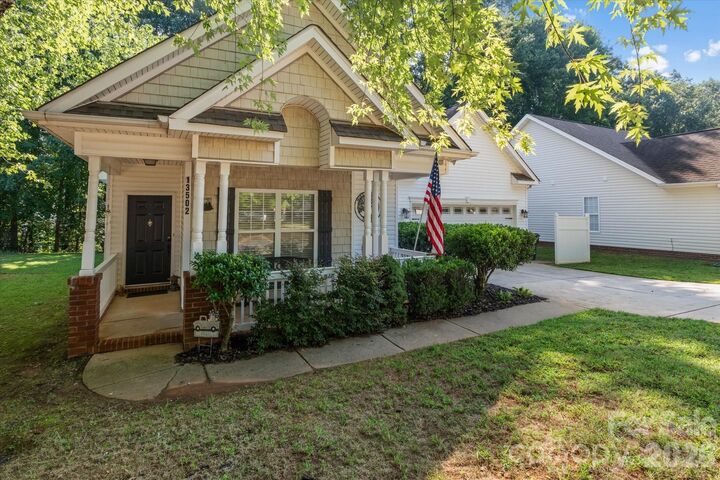Property Photo:  13502 Glencreek Lane  NC 28078 