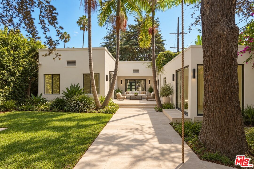 Property Photo:  1301 N Orange Grove Ave  CA 90046 