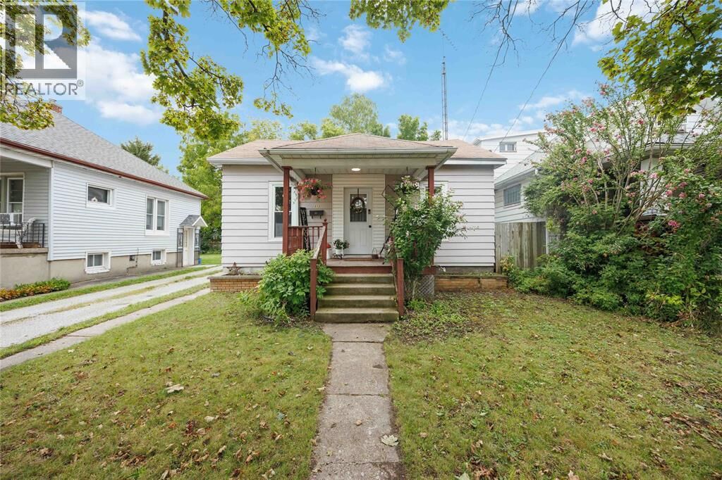 Property Photo:  113 Proctor Street  ON N7T 3G1 