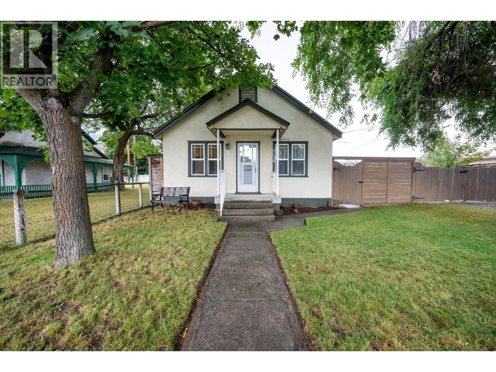 Property Photo:  7134 2nd Street  BC V0H 1H0 