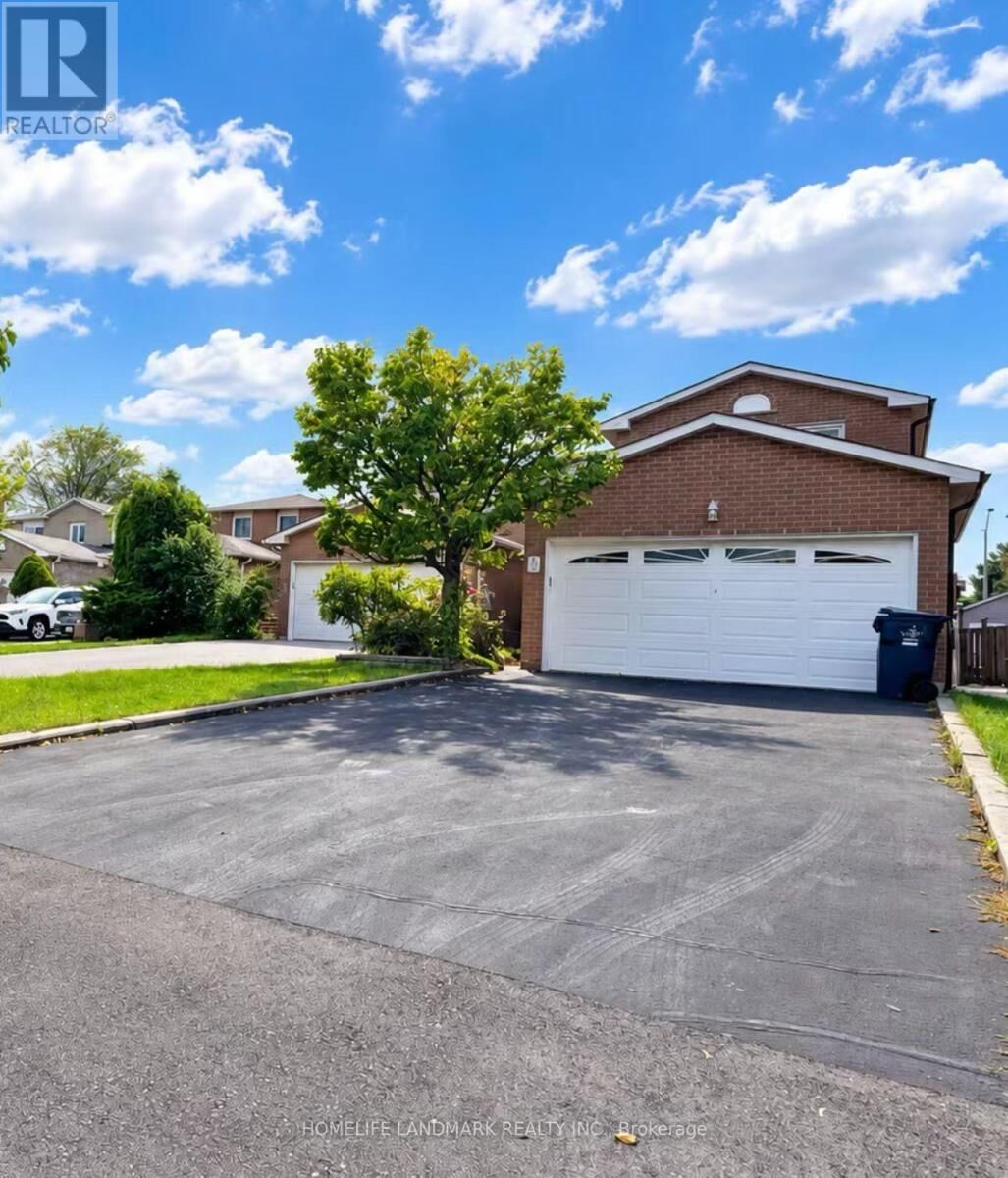 Property Photo:  3 Montague Place  ON M1W 3V5 
