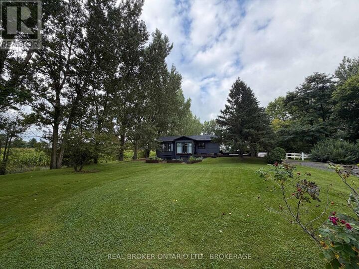 Property Photo:  21809 Concession 3 Road  ON K0C 1E0 