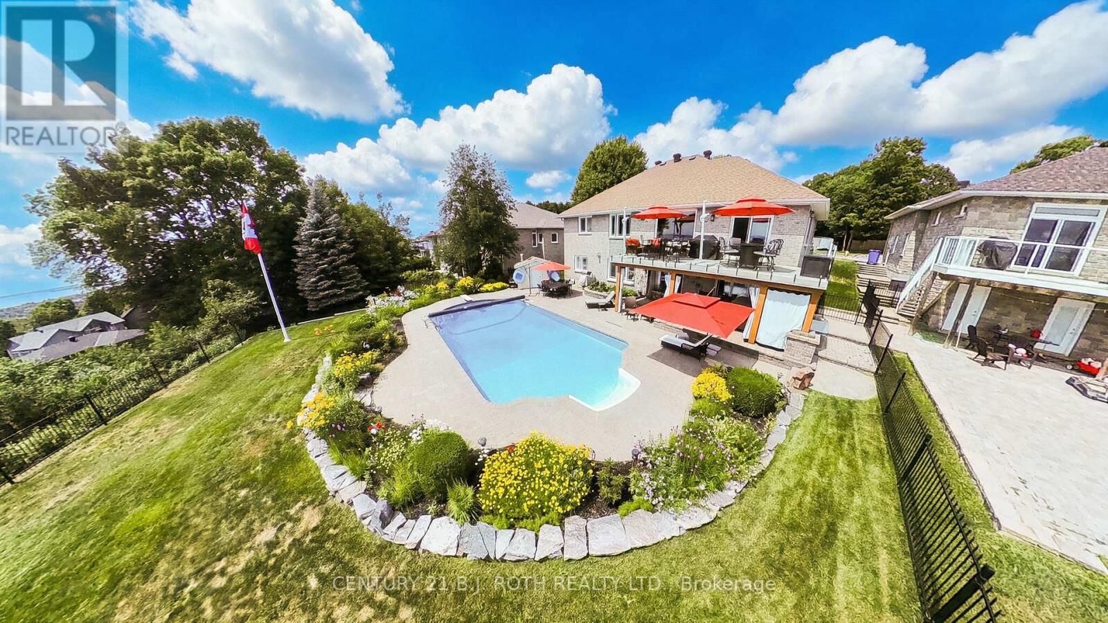 Property Photo: 6 Mapleview Place ON P1C 1N7