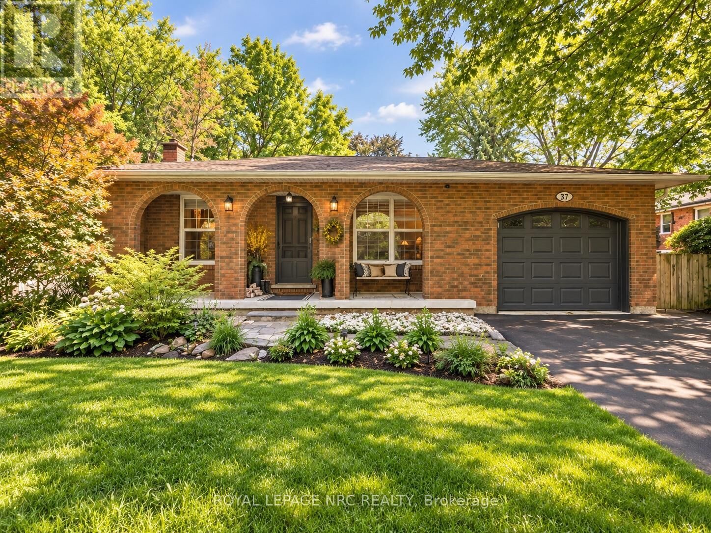 Property Photo:  37 Spruceside Crescent  ON L3E 0G1 