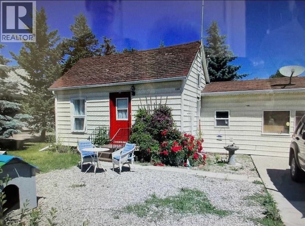 Property Photo:  116 51 Avenue West  AB T0L 0T0 