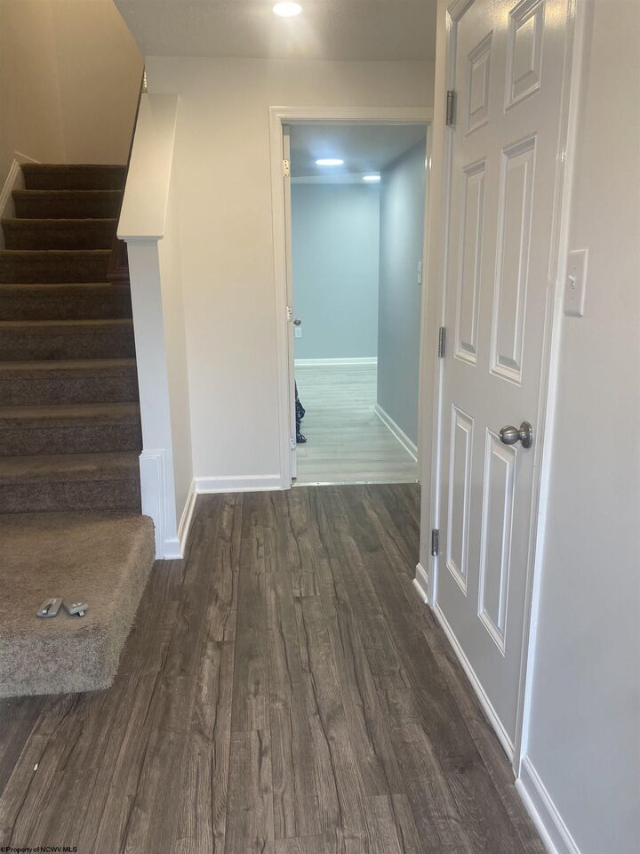 Property Photo: 203 Queensbury Ct Court WV 26554