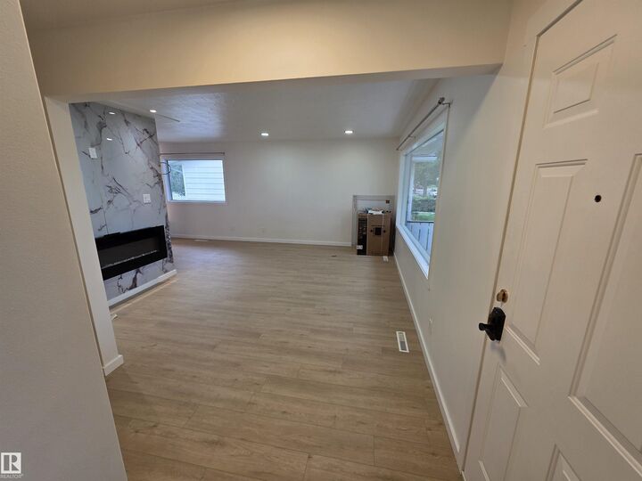 Property Photo:  4021 117 Ave Avenue NW  AB T5W 0Y1 