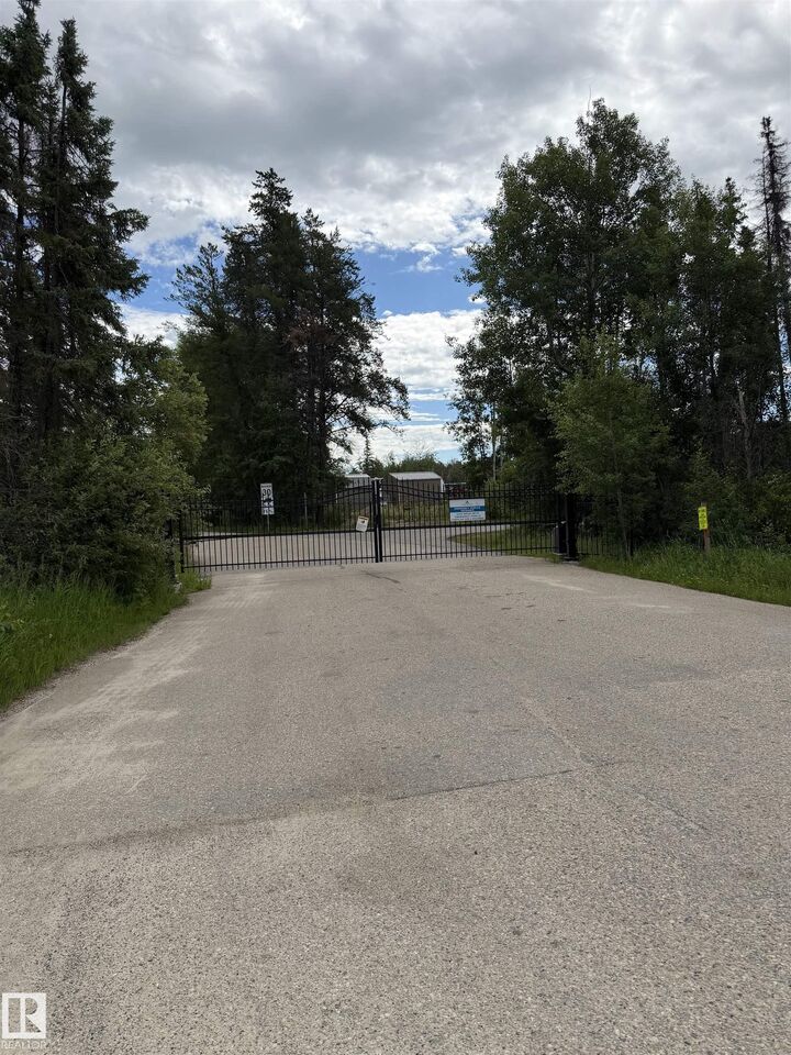 Property Photo:  53207 Hghway 31 64  AB T0E 2B0 