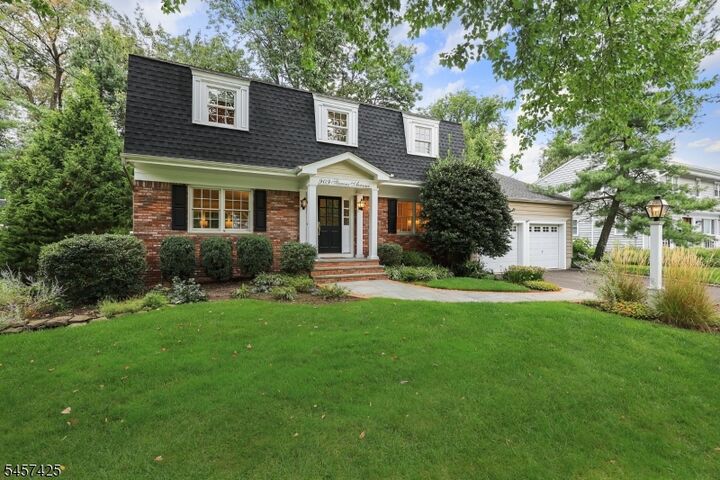 Property Photo:  909 Stevens Avenue  NJ 07090 