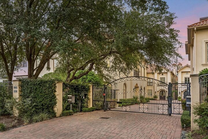 Property Photo:  5034 Tangle Lane  TX 77056 