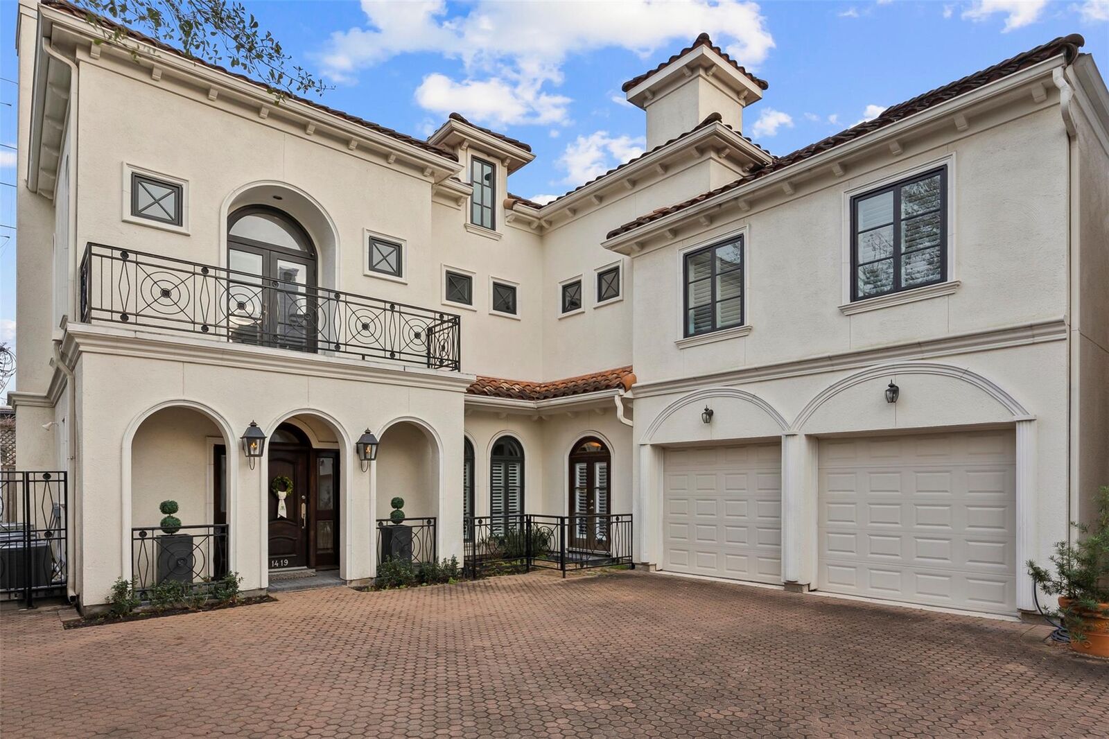 Property Photo: 1419 Nantucket Drive TX 77057