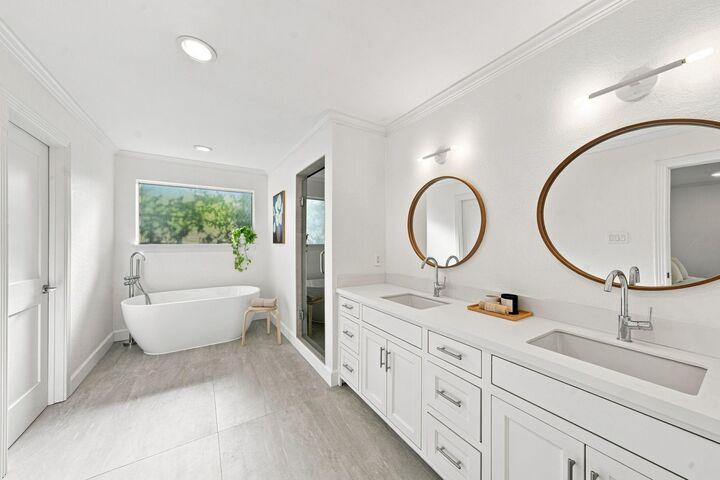 Property Photo: 742 W 42nd Street TX 77018