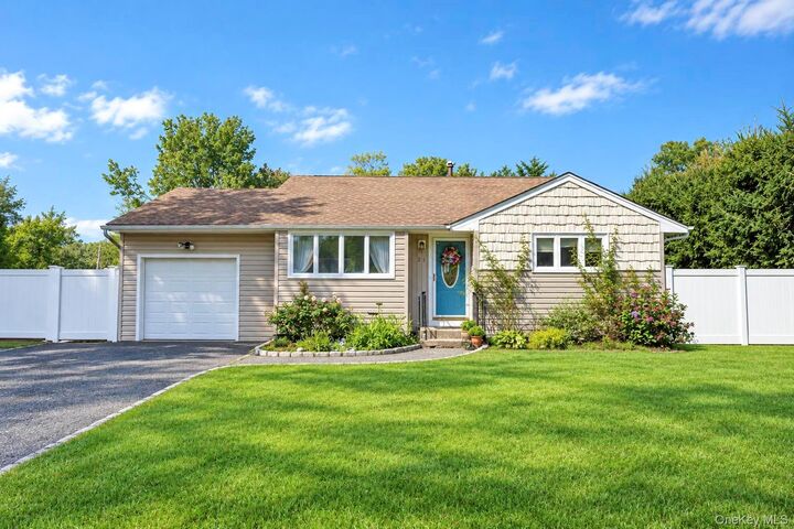 Property Photo:  25 Marlboro Drive  NY 11776 