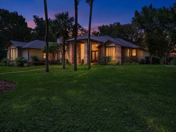 Property Photo:  2216 Smoketree Court  FL 32779 