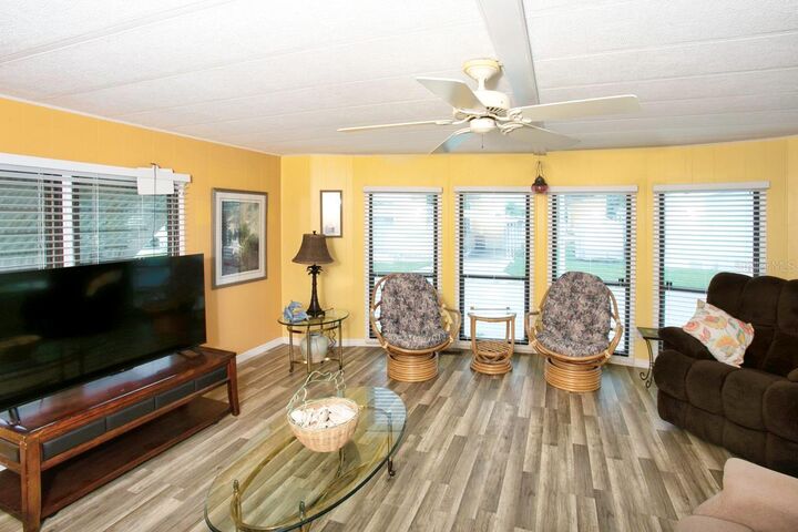 Property Photo:  716 50th Avenue W  FL 34207 