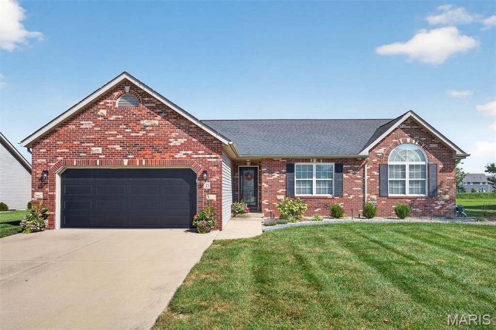 Property Photo: 35 Whistling Straits Drive IL 62249