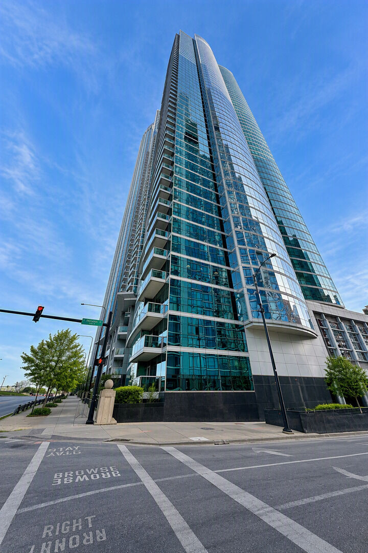 Property Photo:  1201 S Prairie Avenue 903  IL 60605 