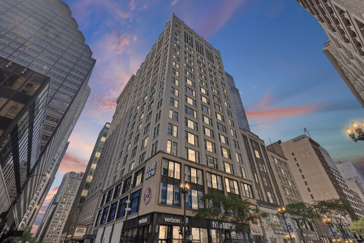 Property Photo:  8 W Monroe Street 1103  IL 60603 