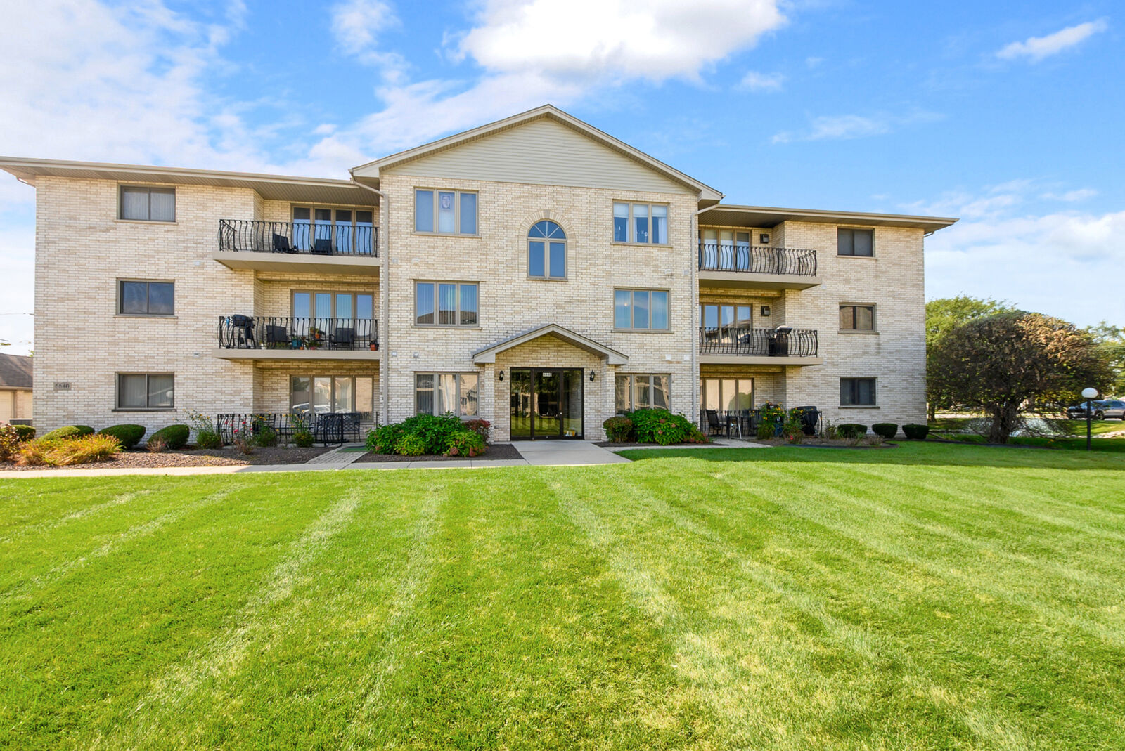 Property Photo:  6640 183rd Street 2C  IL 60477 