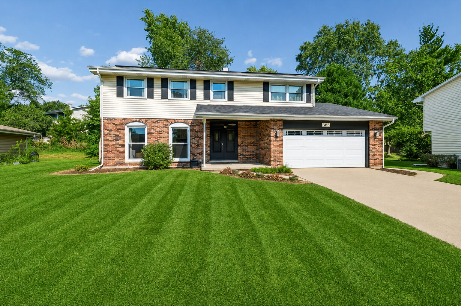 Property Photo: 5S671 Buttonwood Court IL 60540