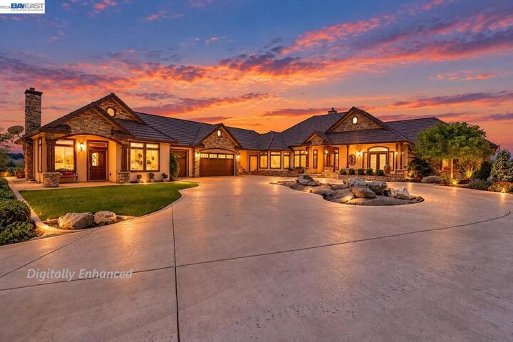 Property Photo:  34310 Barn Owl Rd  CA 93653 