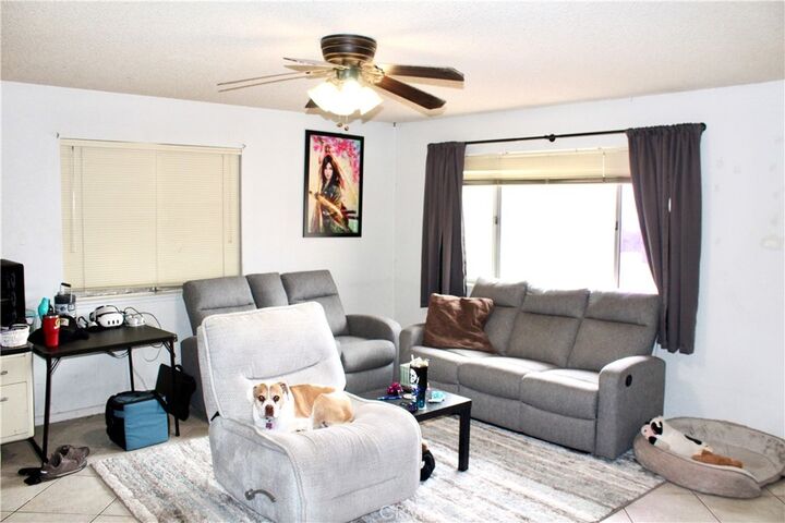 Property Photo: 951 Chateau Way CA 92311