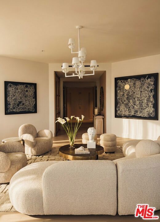 Property Photo: 211 W Elm Court 23B CA 90067