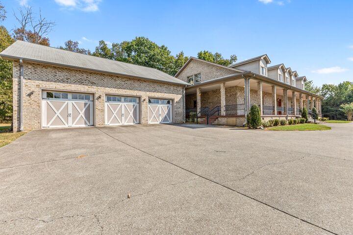 Property Photo: 2100 Corinth Rd TN 37122